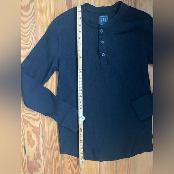Men’s Gap Henley - Picture 4 of 5